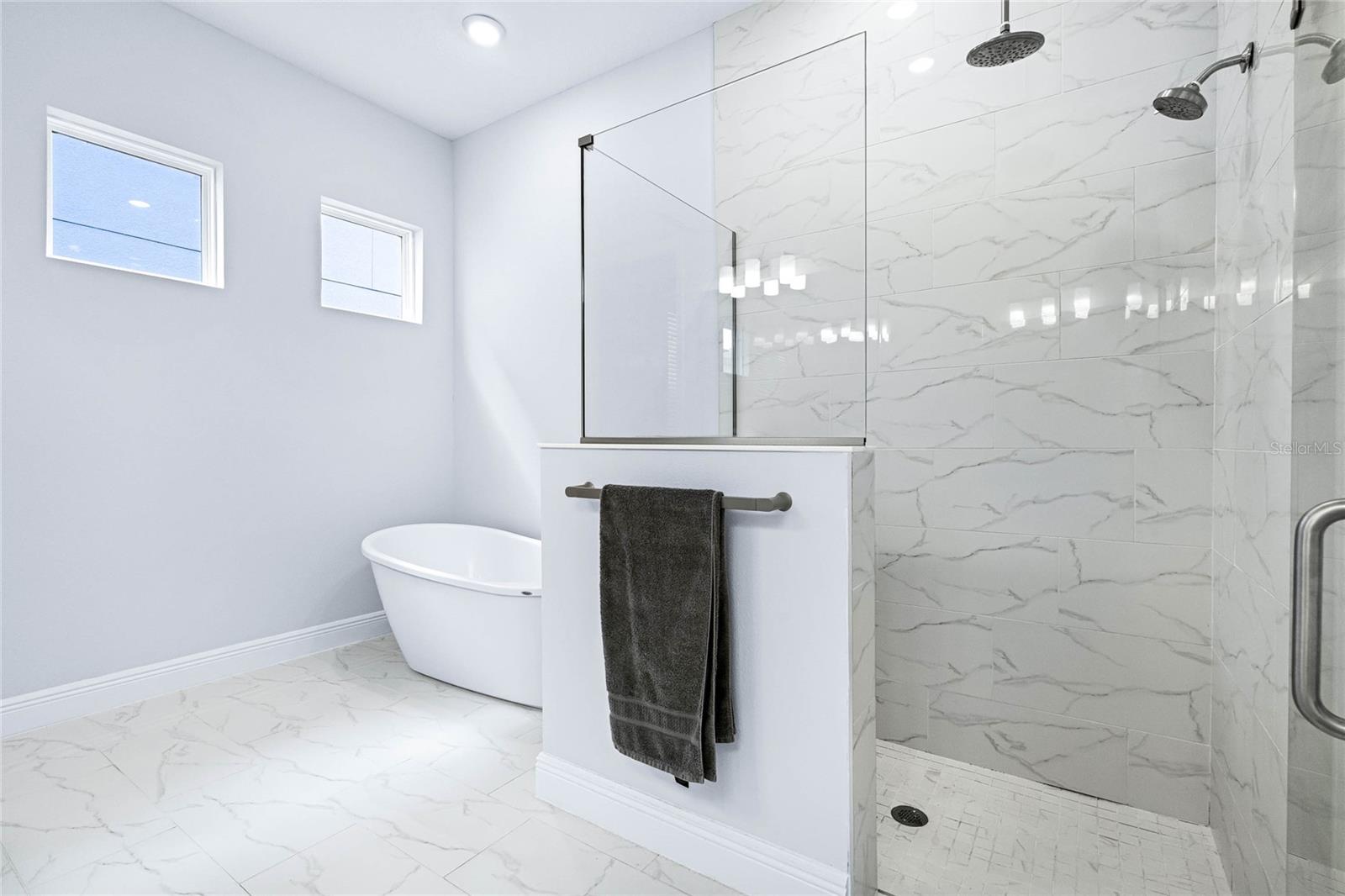 Image 18 of 39 For 15734 Vetta Drive