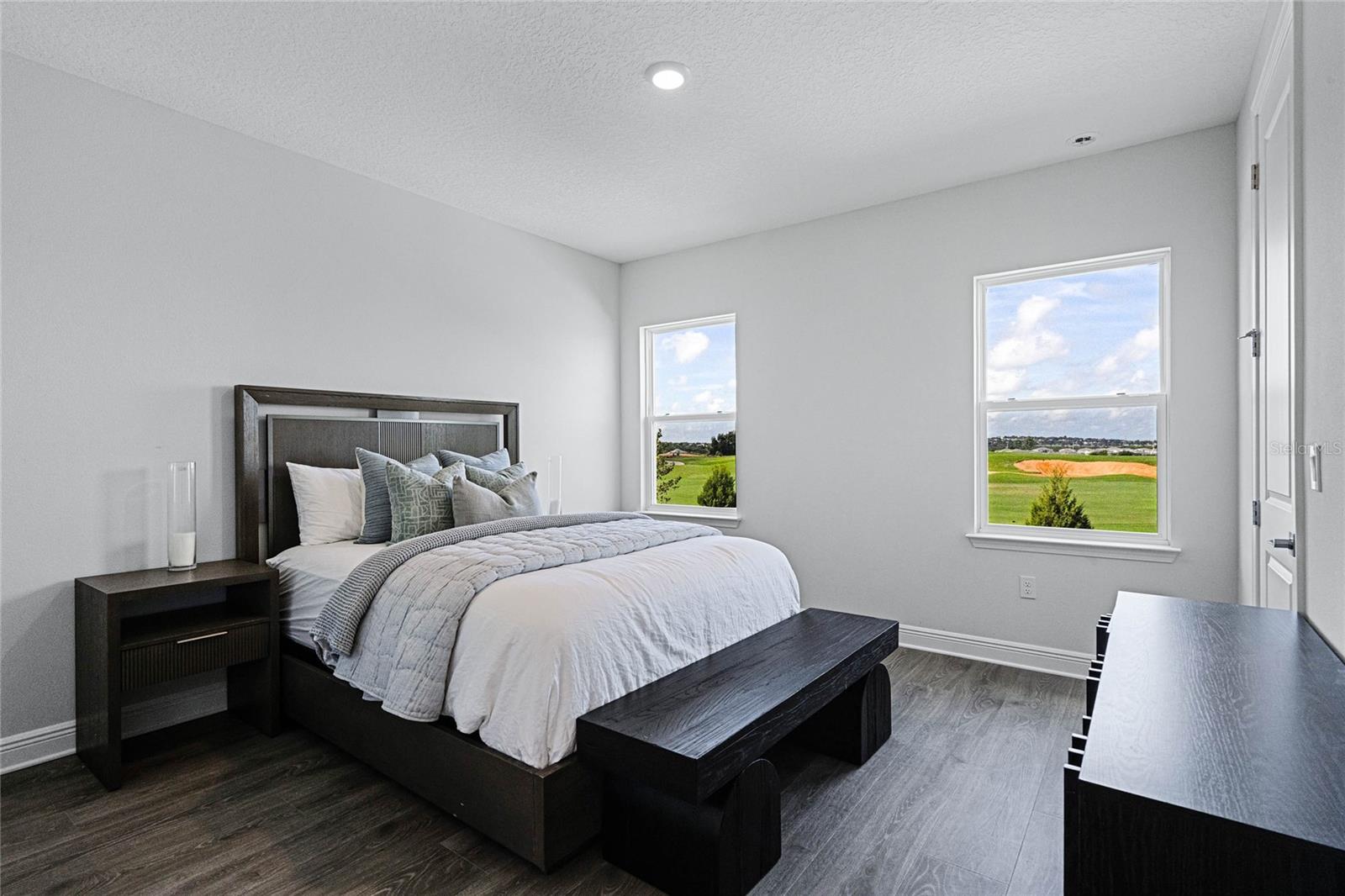 Image 22 of 39 For 15734 Vetta Drive