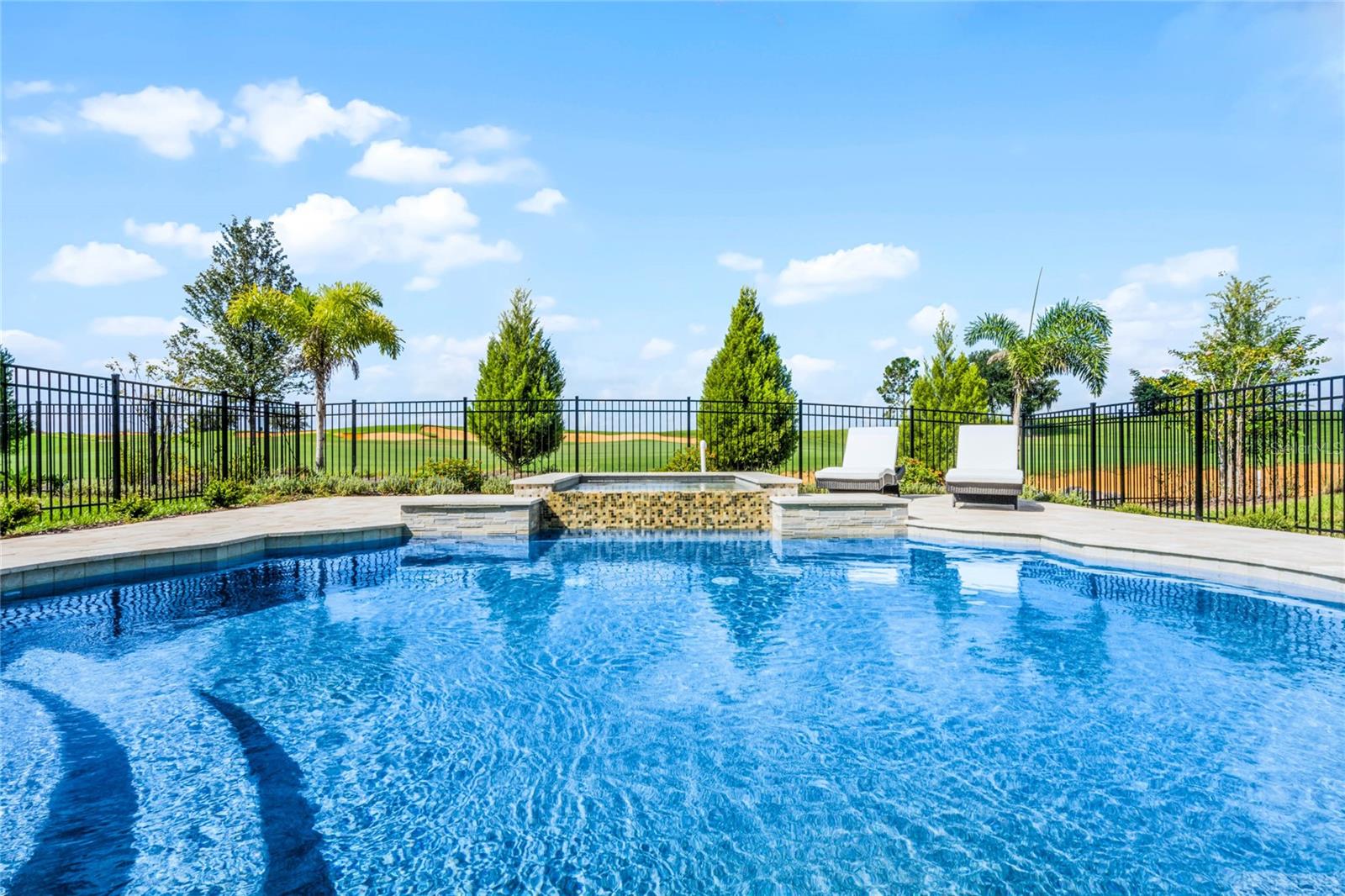 Image 30 of 39 For 15734 Vetta Drive