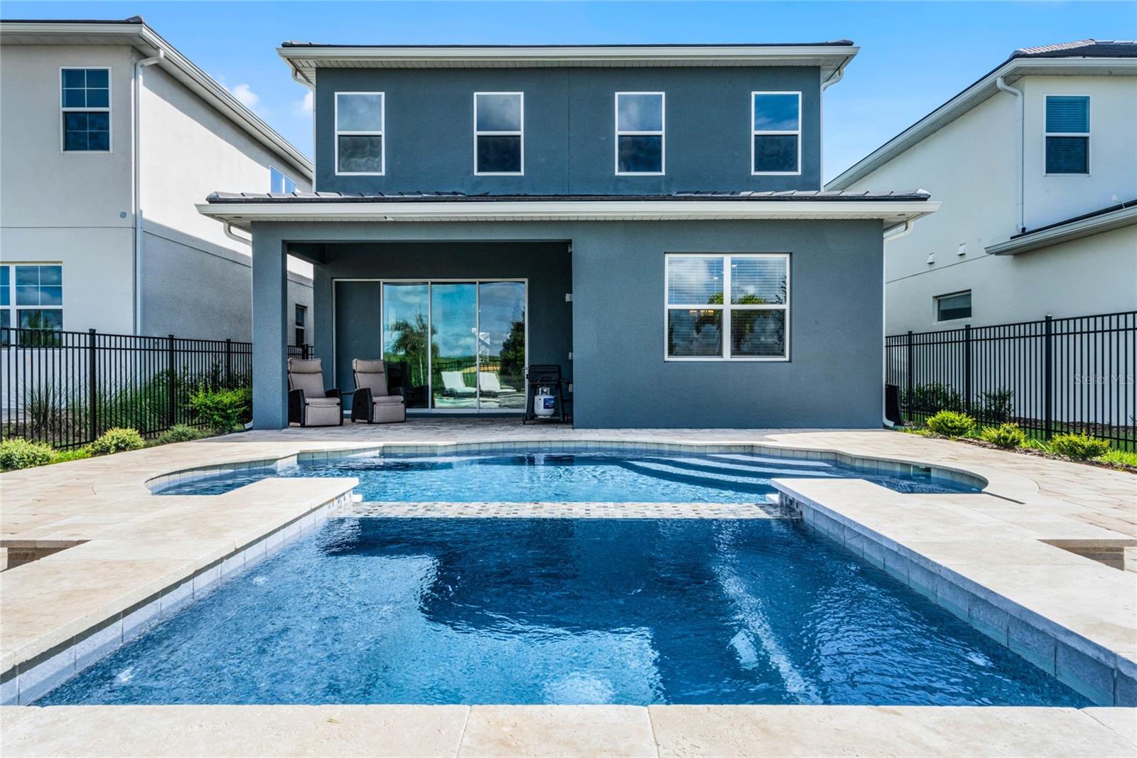 Image 32 of 39 For 15734 Vetta Drive