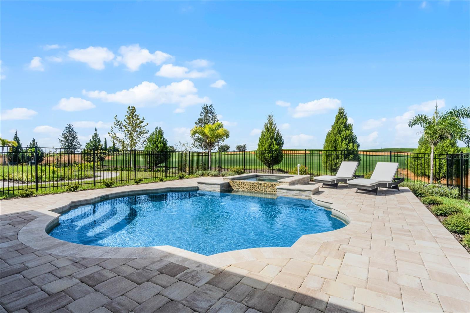 Image 34 of 39 For 15734 Vetta Drive