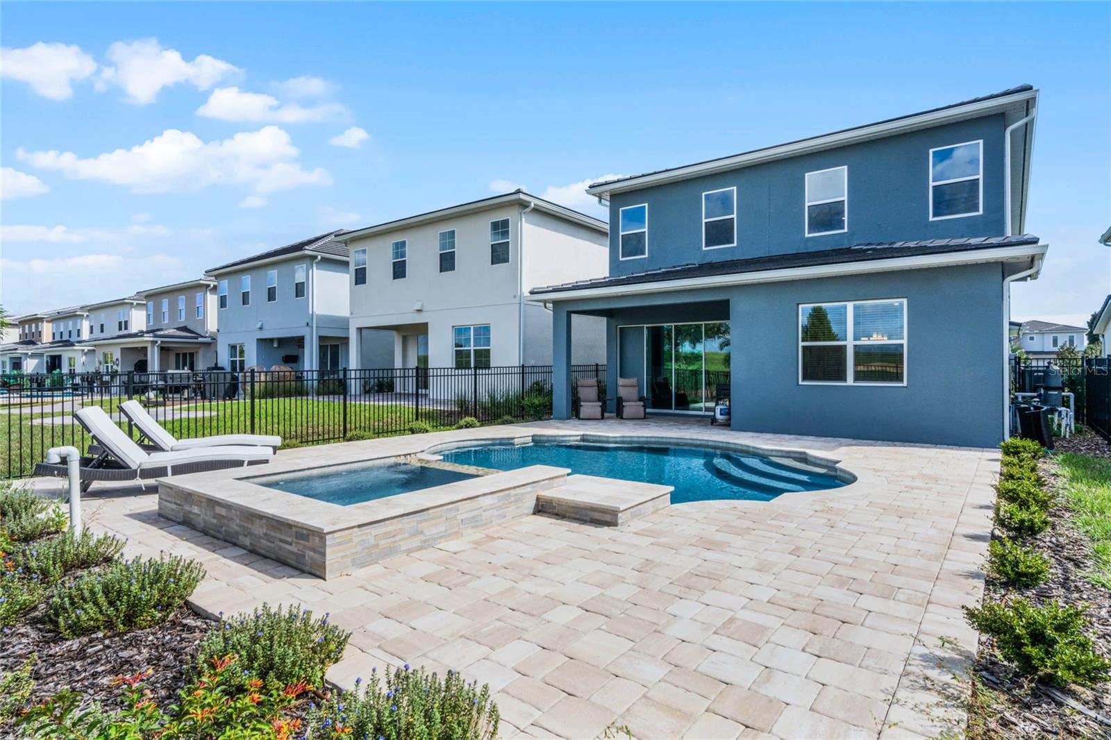 Image 35 of 39 For 15734 Vetta Drive