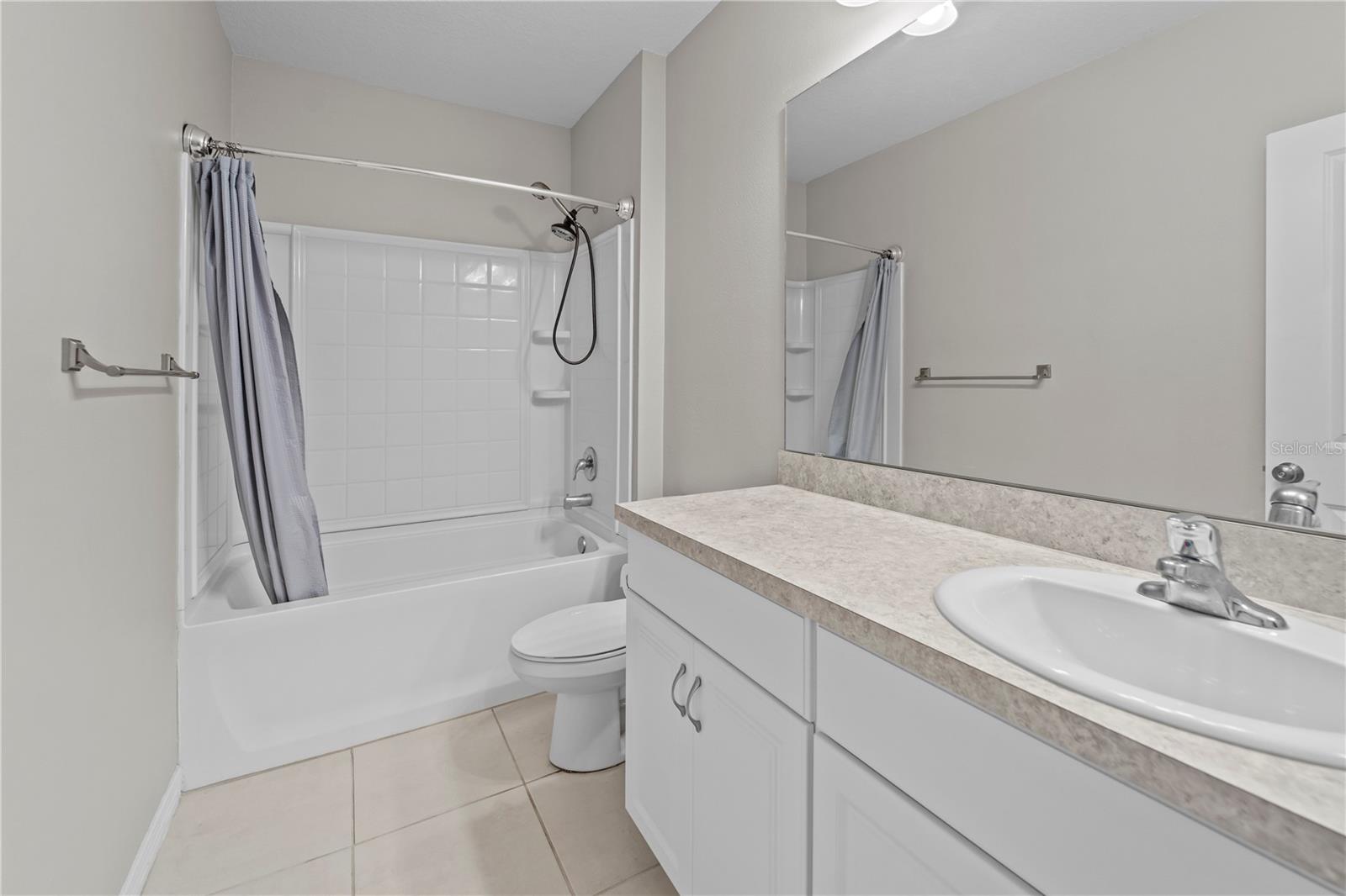 Image 10 of 13 For 407 Kestrel Drive