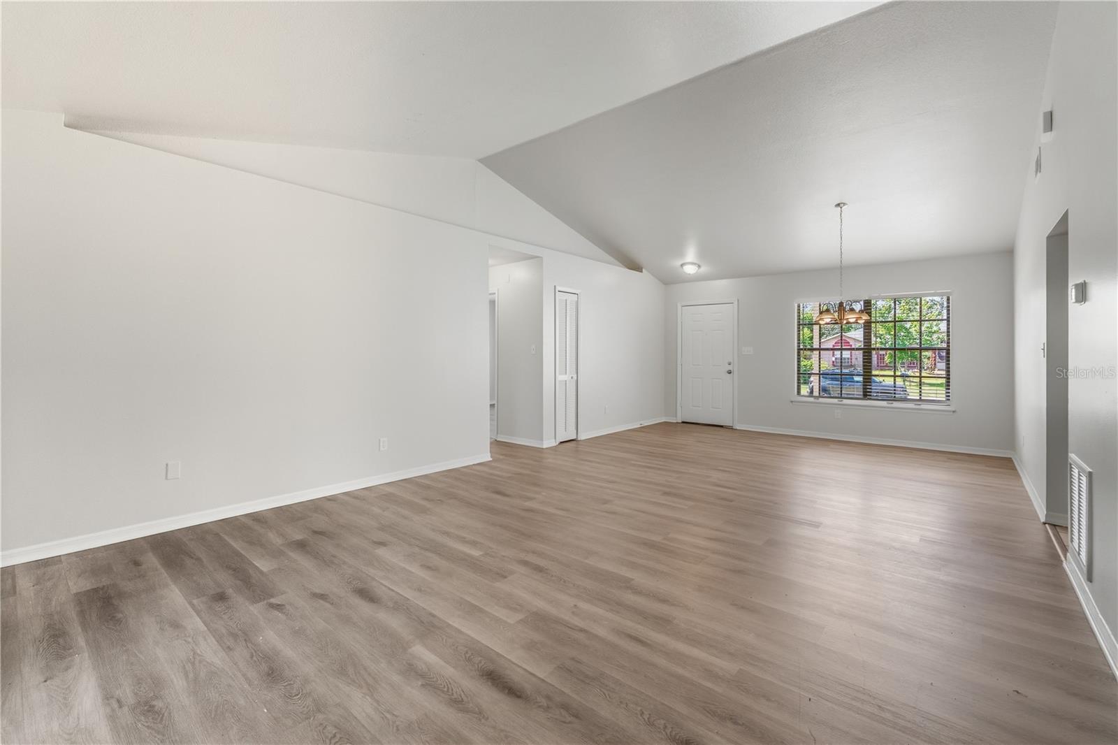 Image 4 of 28 For 3192 Noah Street