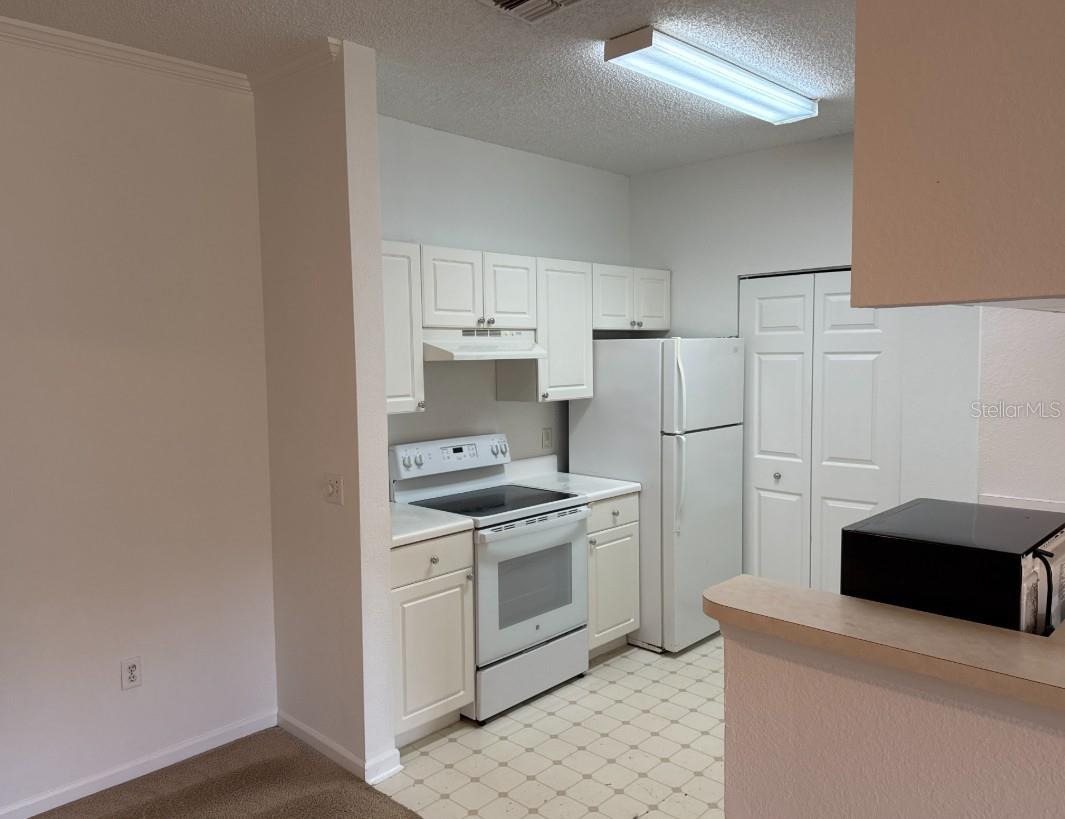 Image 2 of 8 For 814 Arbor Lakes Circle