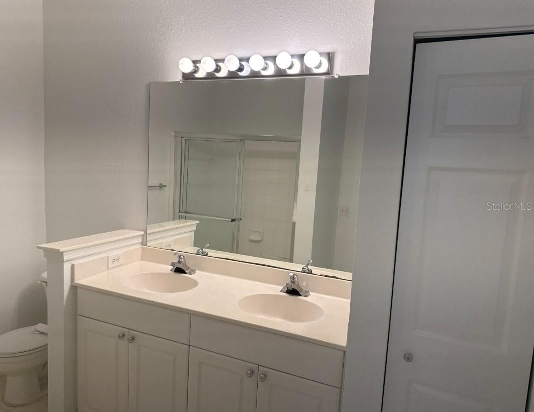 Image 7 of 8 For 814 Arbor Lakes Circle