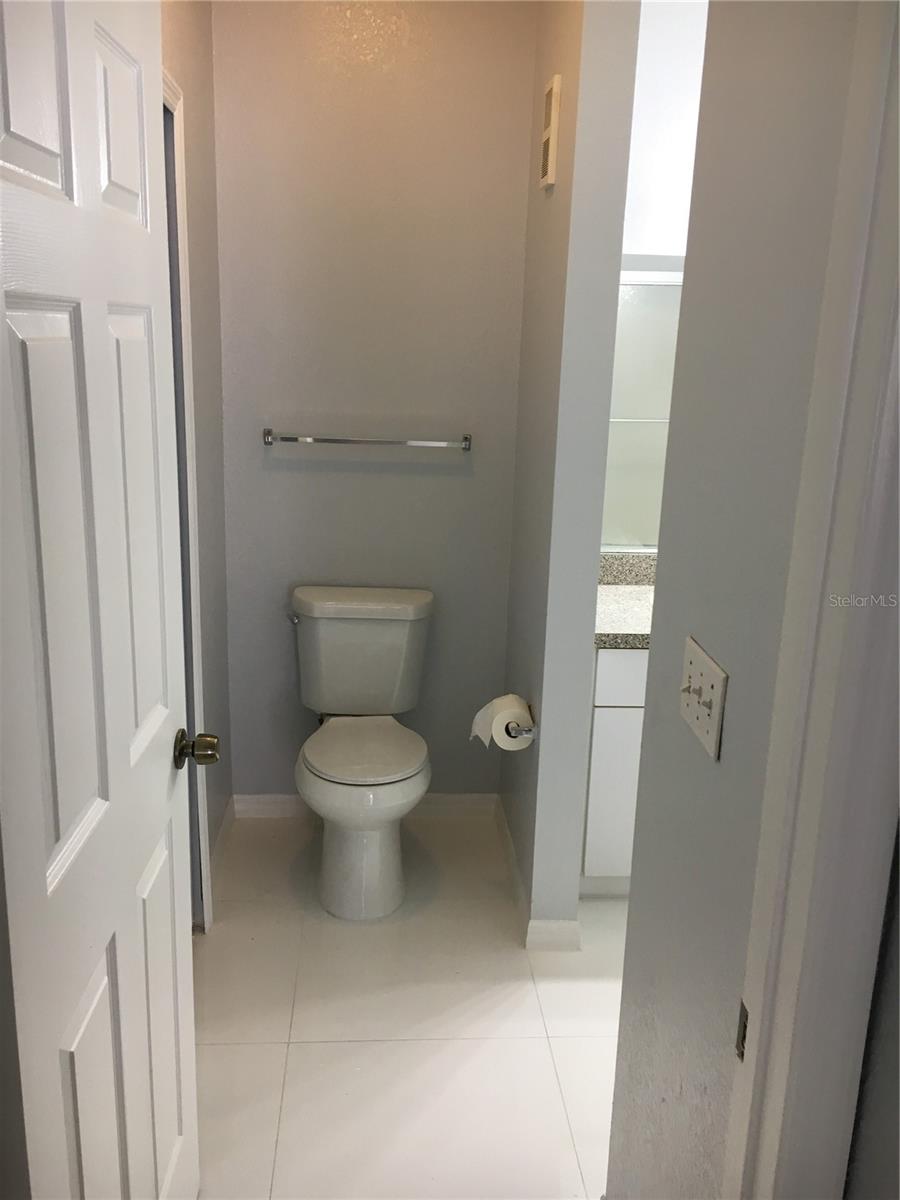 Image 20 of 29 For 6304 Raleigh Street 204