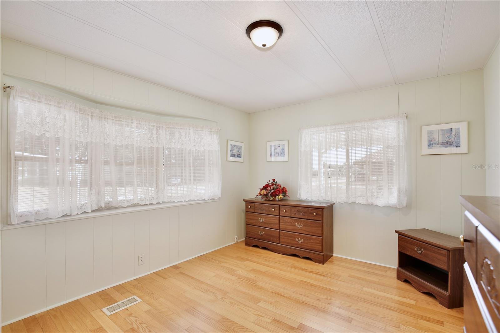 Image 17 of 29 For 5560 Heritage Boulevard