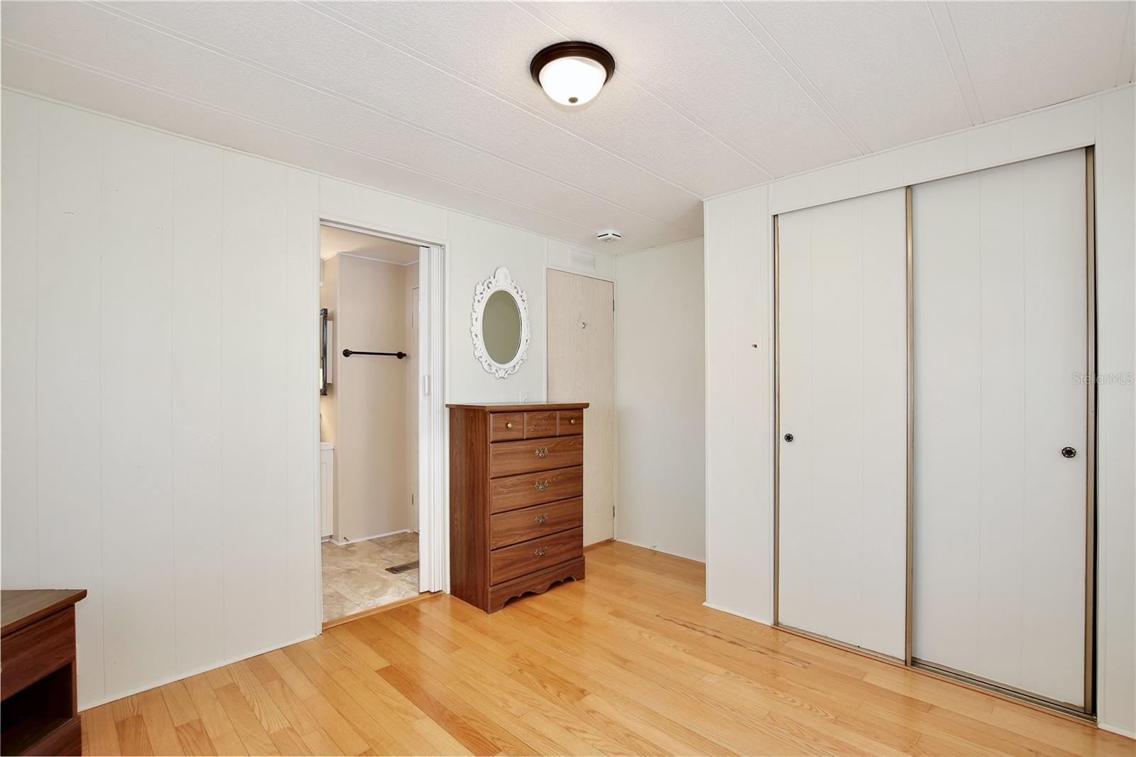 Image 18 of 29 For 5560 Heritage Boulevard