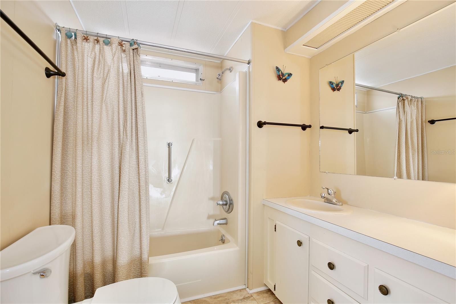 Image 19 of 29 For 5560 Heritage Boulevard