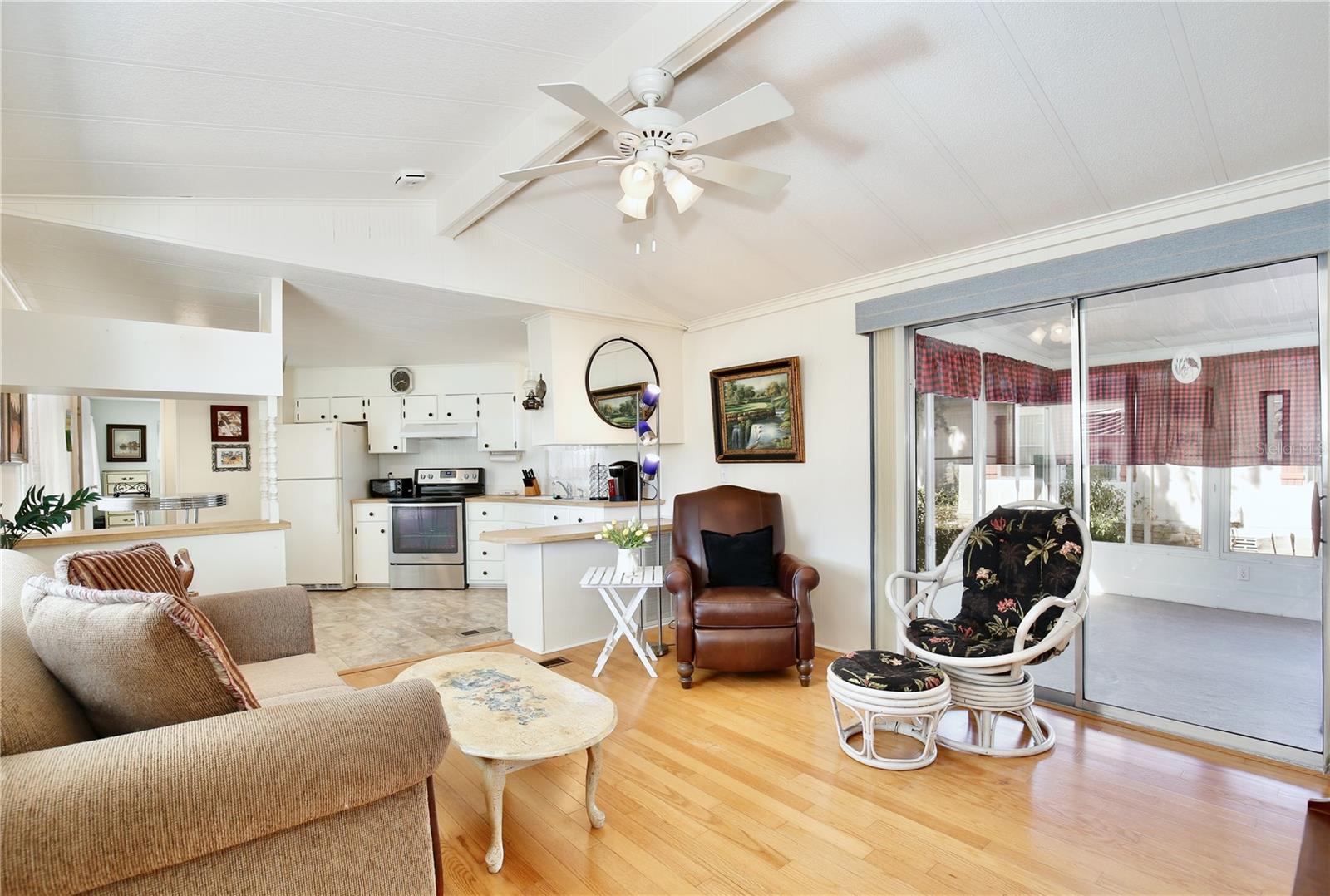 Image 7 of 29 For 5560 Heritage Boulevard