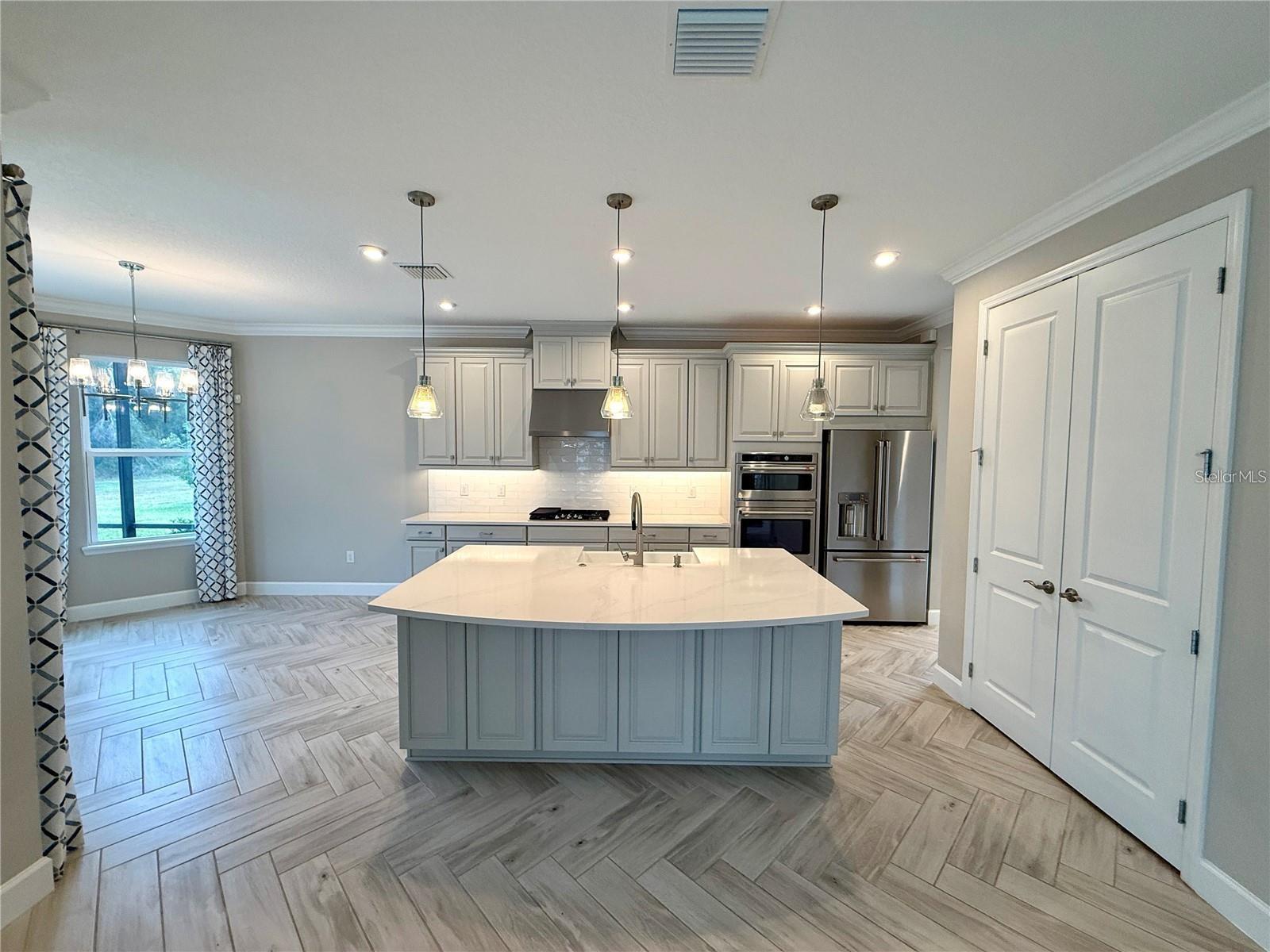 Image 7 of 28 For 5967 Maidenstone Way