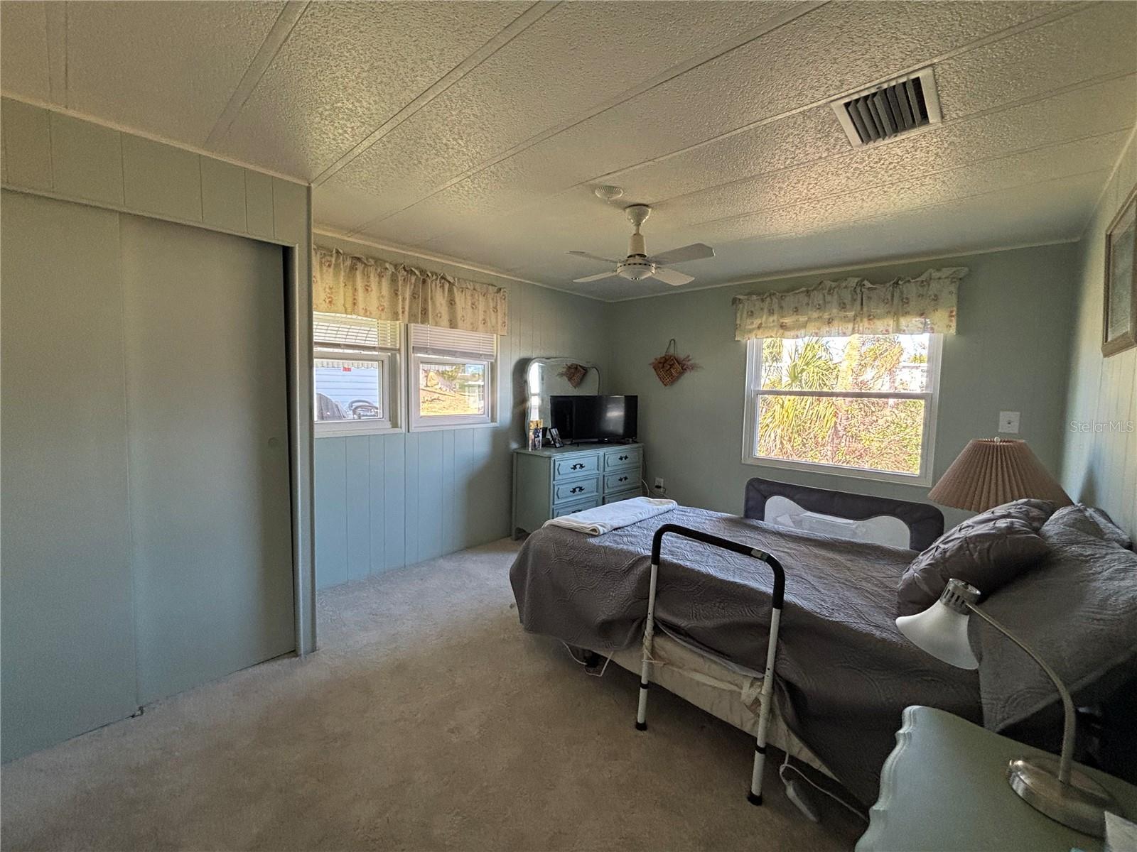 Image 10 of 21 For 4133 Oak Grove Drive 16