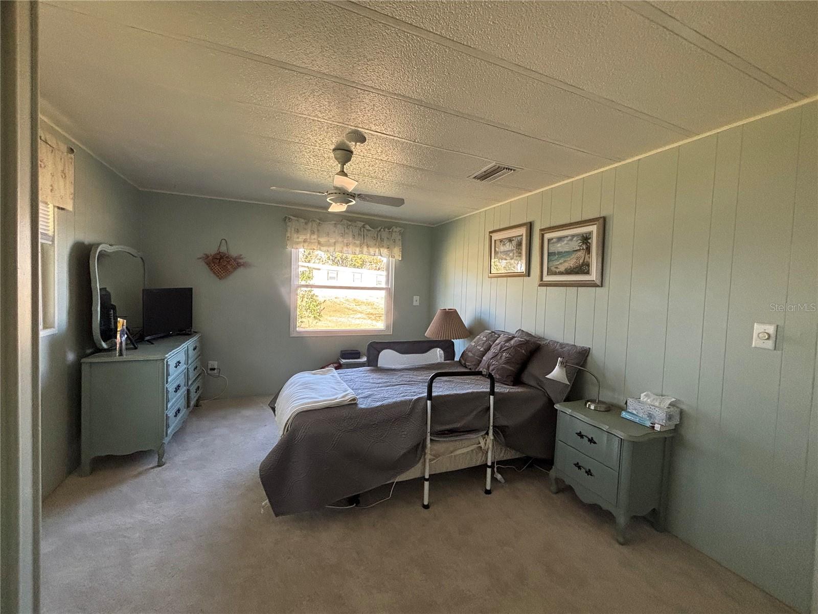 Image 11 of 21 For 4133 Oak Grove Drive 16