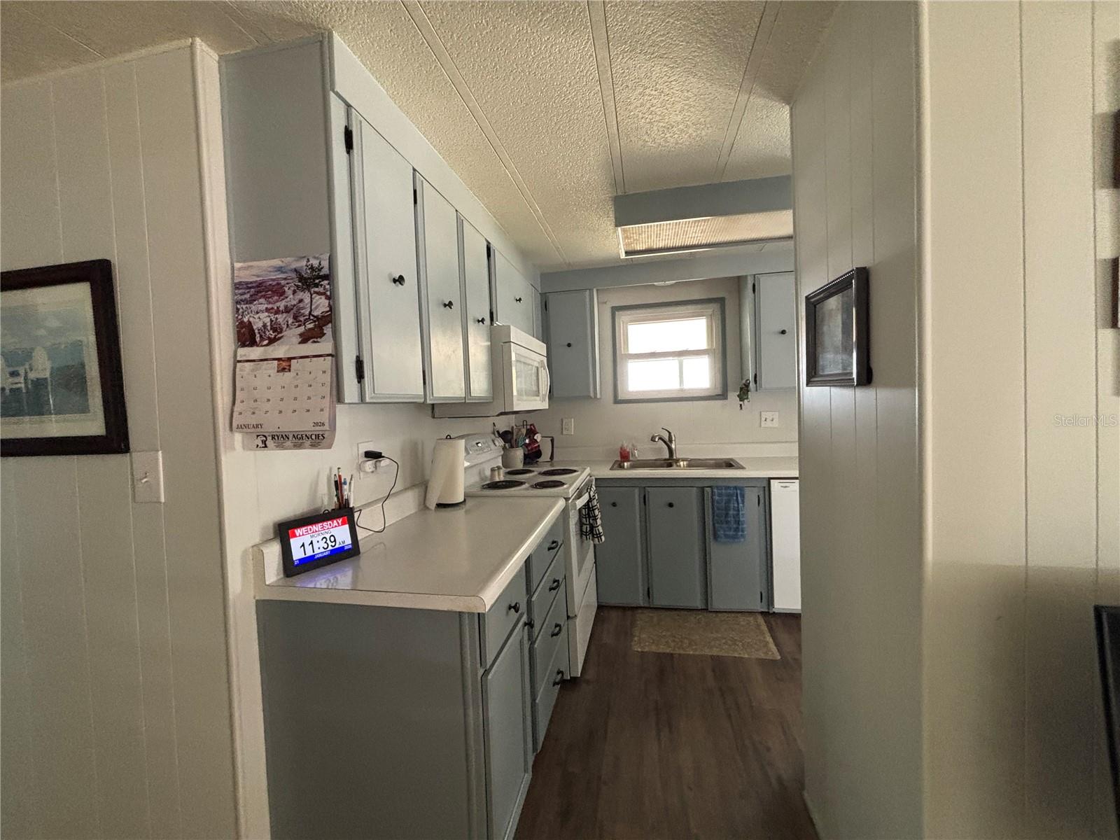 Image 8 of 21 For 4133 Oak Grove Drive 16