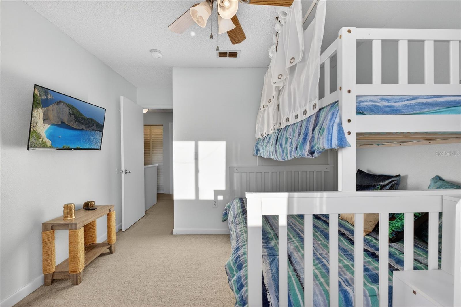 Image 33 of 60 For 2470 Ocean Shore Boulevard 103