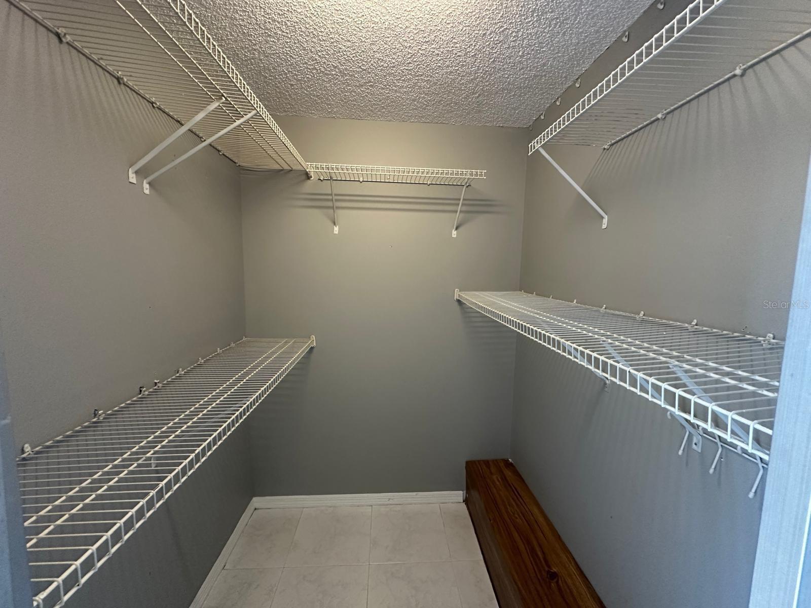 Image 11 of 18 For 5276 Middle Court 115