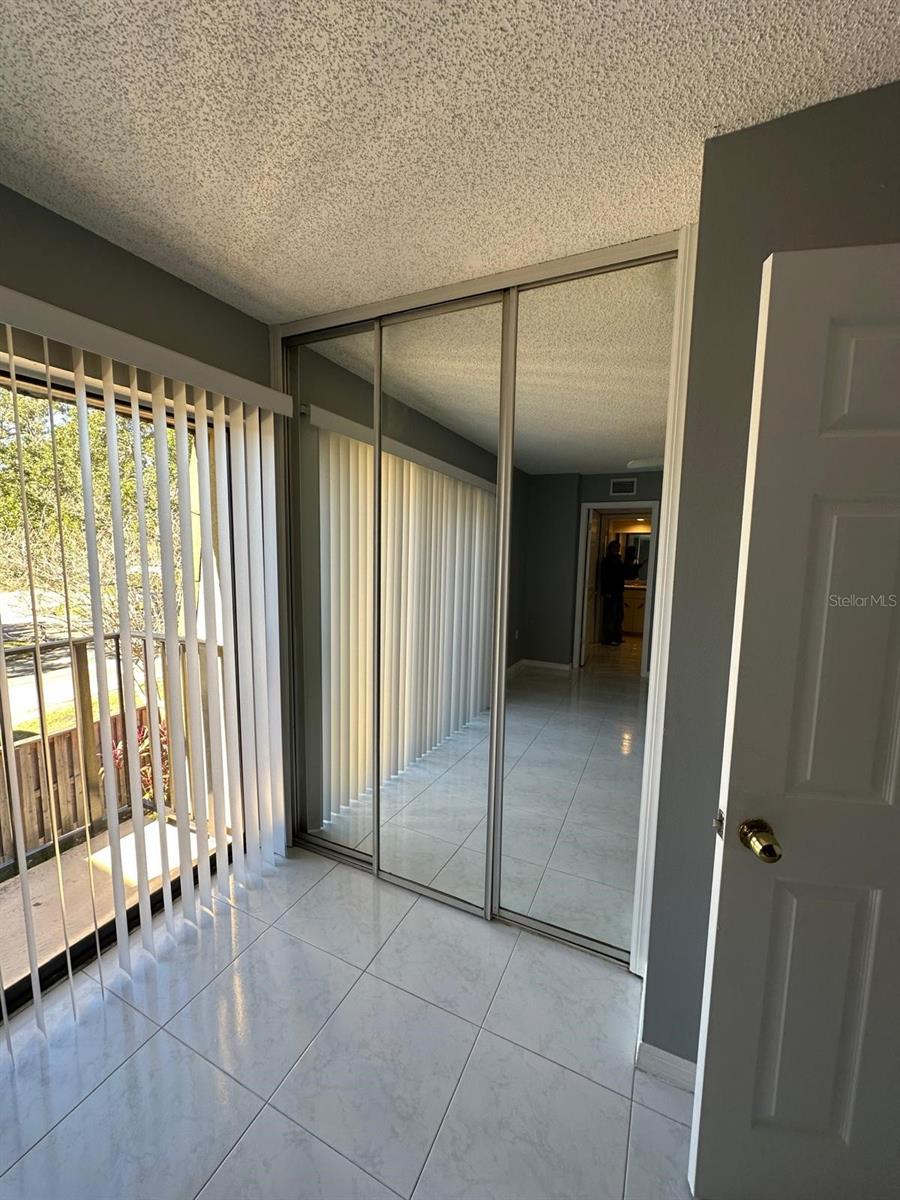 Image 12 of 18 For 5276 Middle Court 115