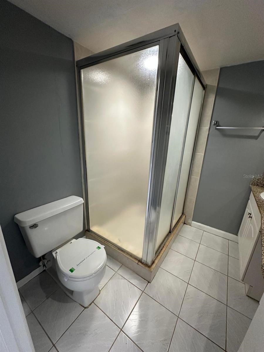 Image 13 of 18 For 5276 Middle Court 115