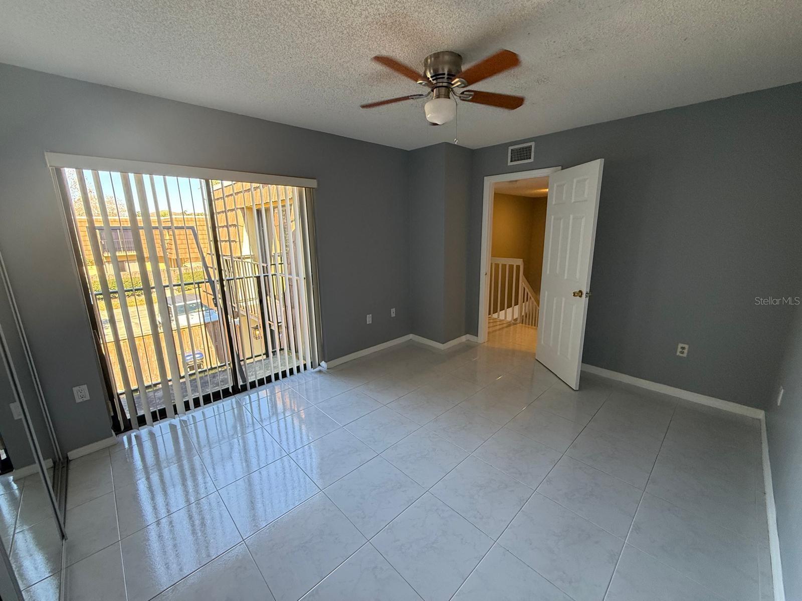 Image 15 of 18 For 5276 Middle Court 115