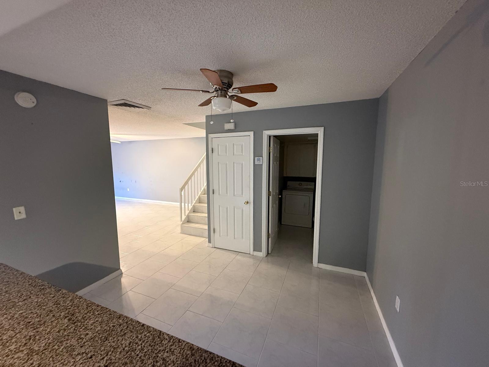 Image 7 of 18 For 5276 Middle Court 115