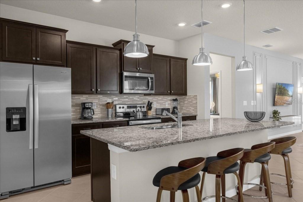 Image 5 of 22 For 1261 Emerald Row Street