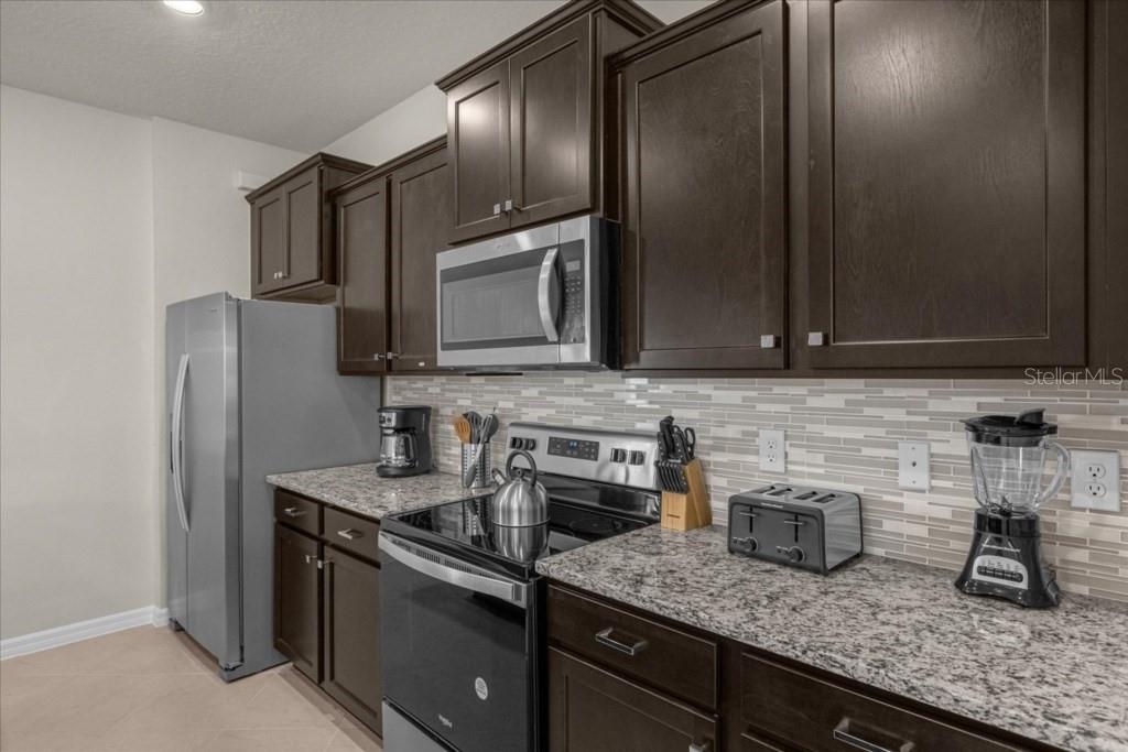 Image 6 of 22 For 1261 Emerald Row Street