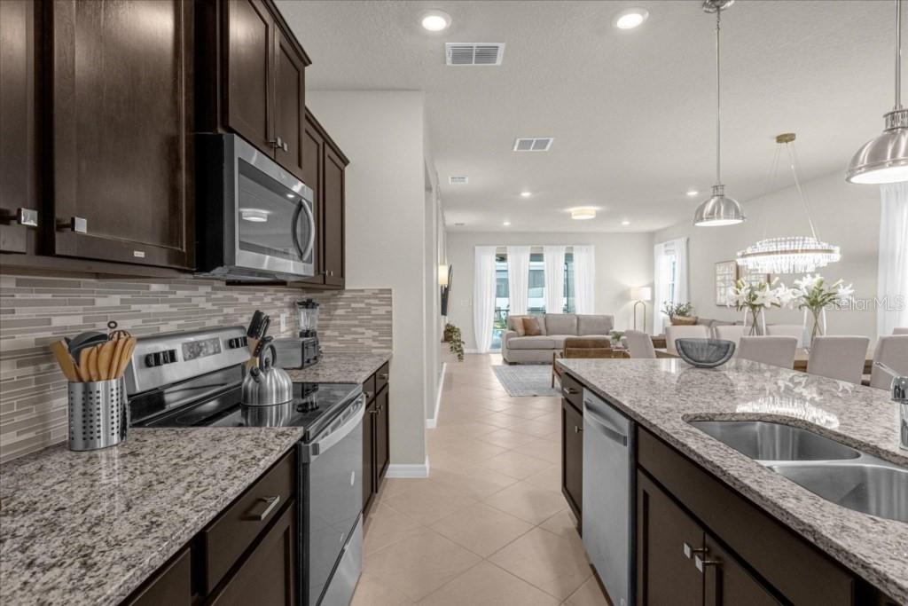 Image 7 of 22 For 1261 Emerald Row Street