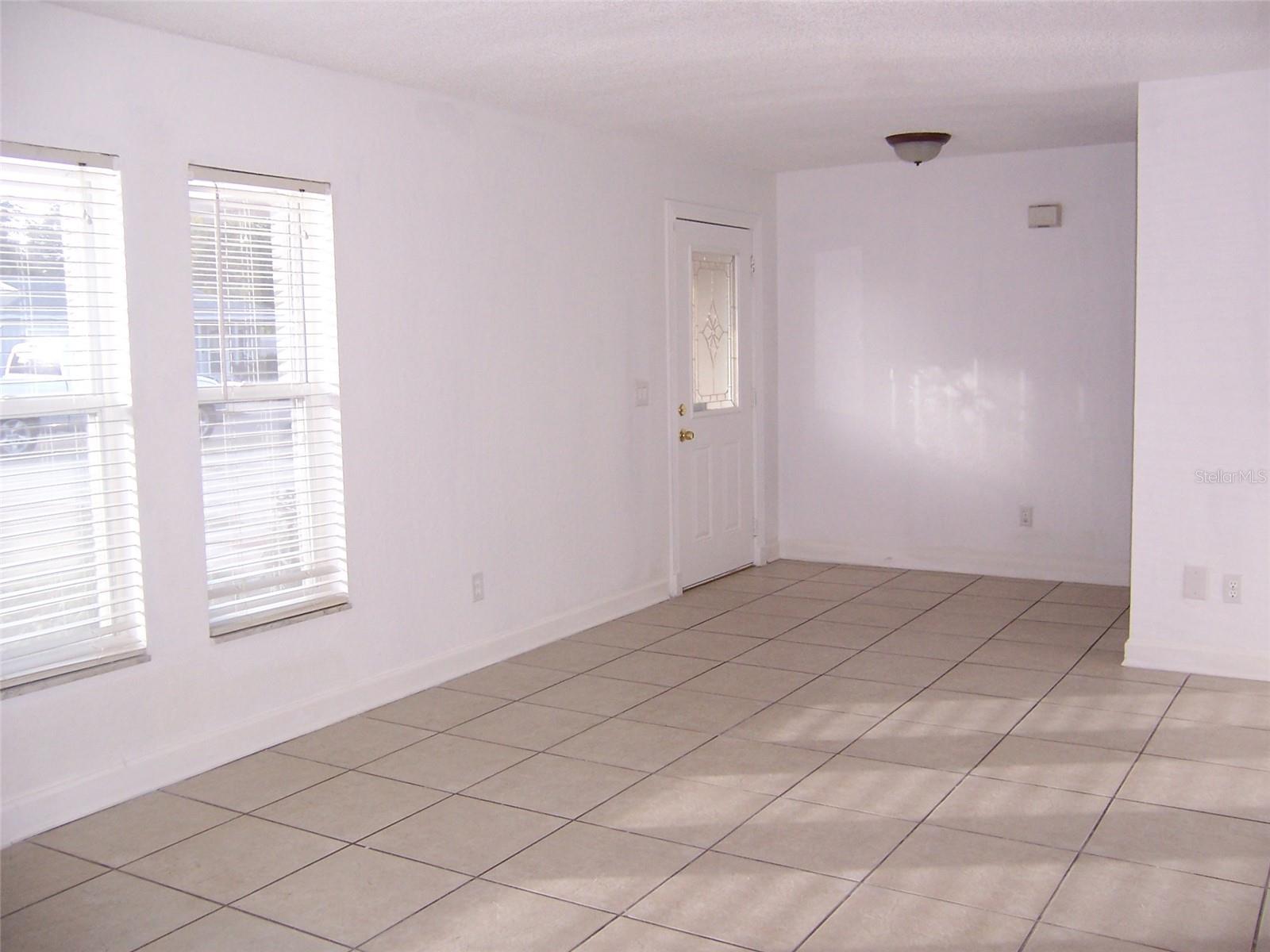 Image 4 of 18 For 2703 Middle Street