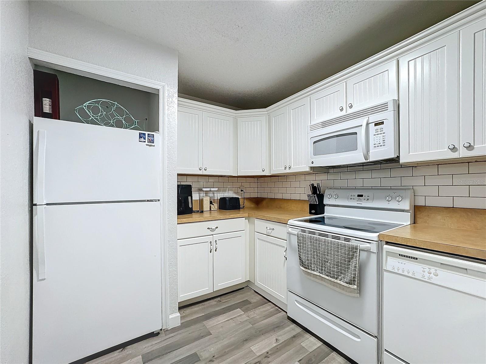 Image 10 of 60 For 3202 Queen Palms Court