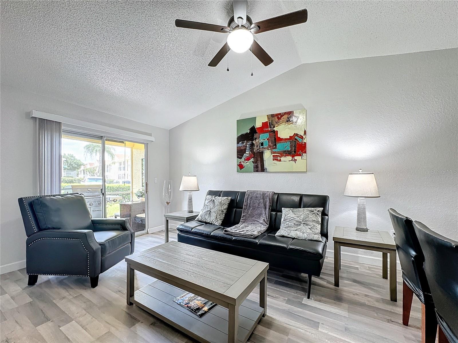 Image 16 of 60 For 3202 Queen Palms Court