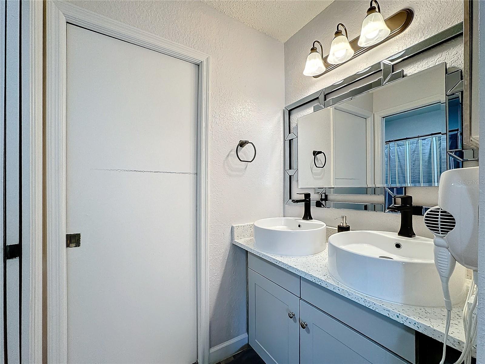 Image 31 of 60 For 3202 Queen Palms Court