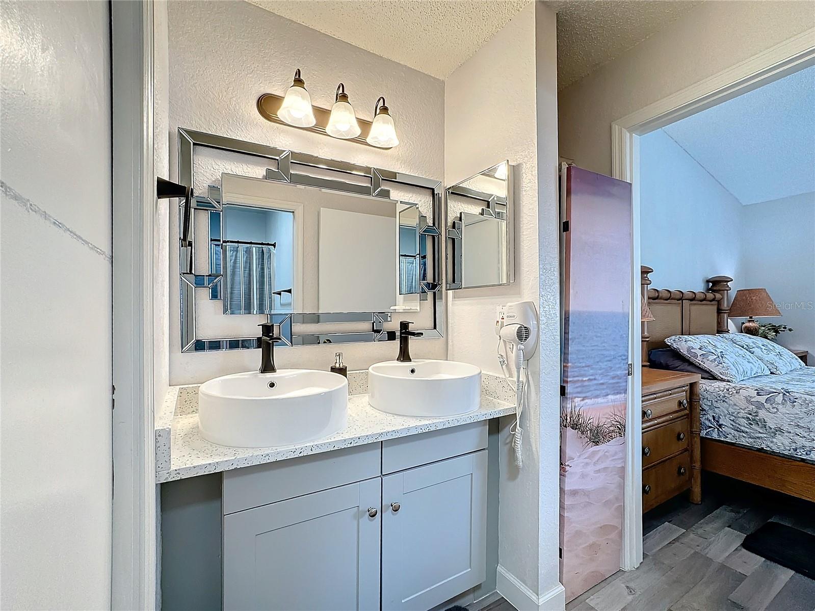 Image 33 of 60 For 3202 Queen Palms Court