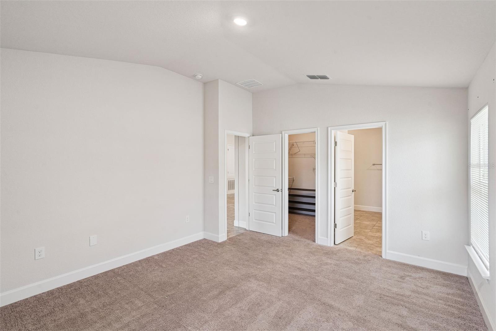 Image 10 of 39 For 2358 Friendly Confines Loop