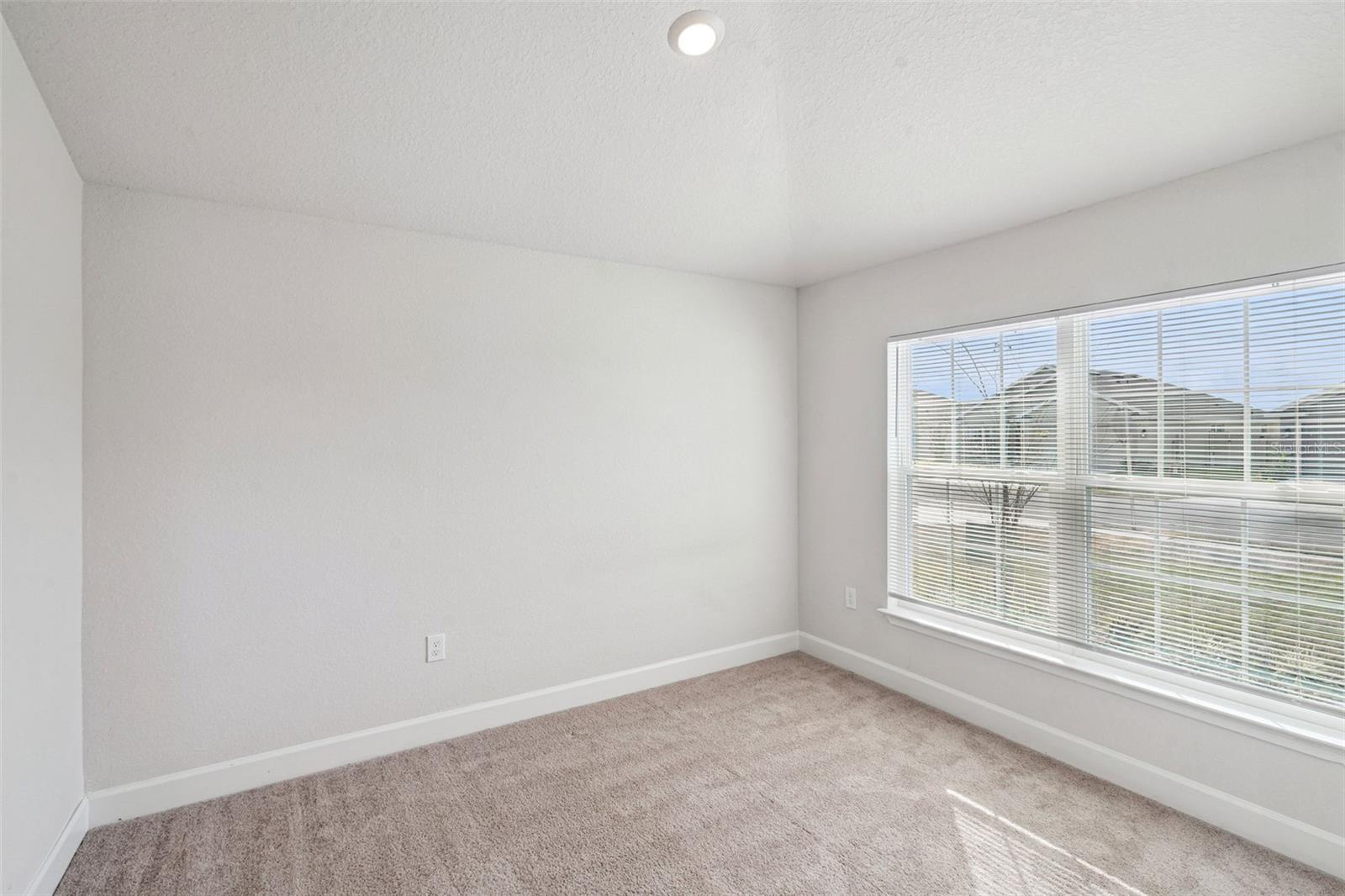 Image 14 of 39 For 2358 Friendly Confines Loop