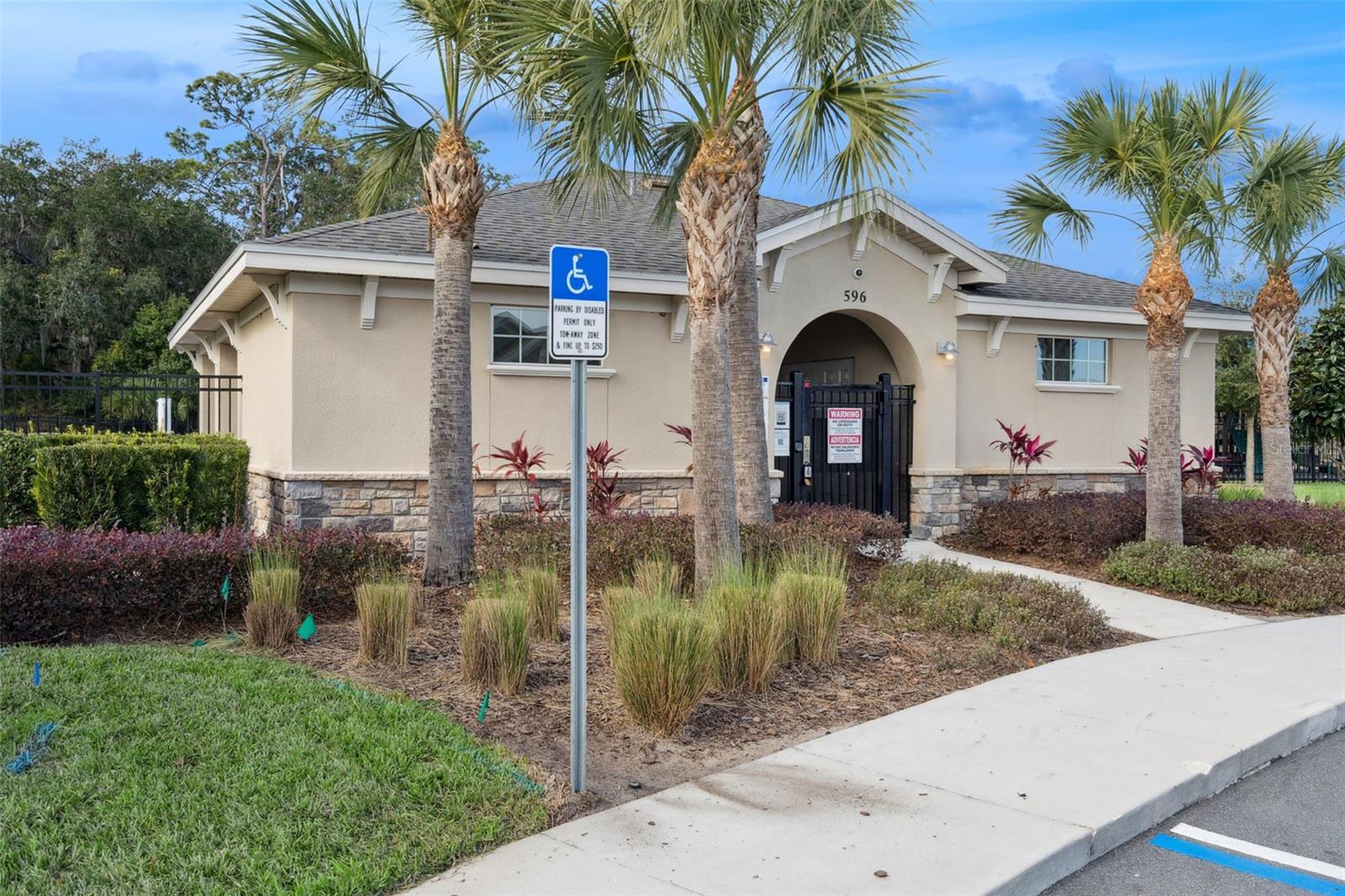 Image 28 of 39 For 2358 Friendly Confines Loop