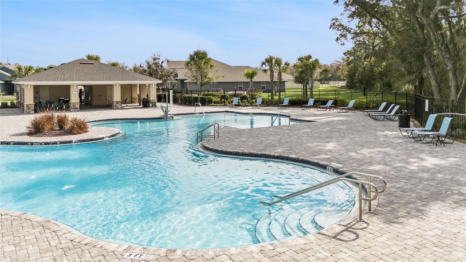 Image 29 of 39 For 2358 Friendly Confines Loop