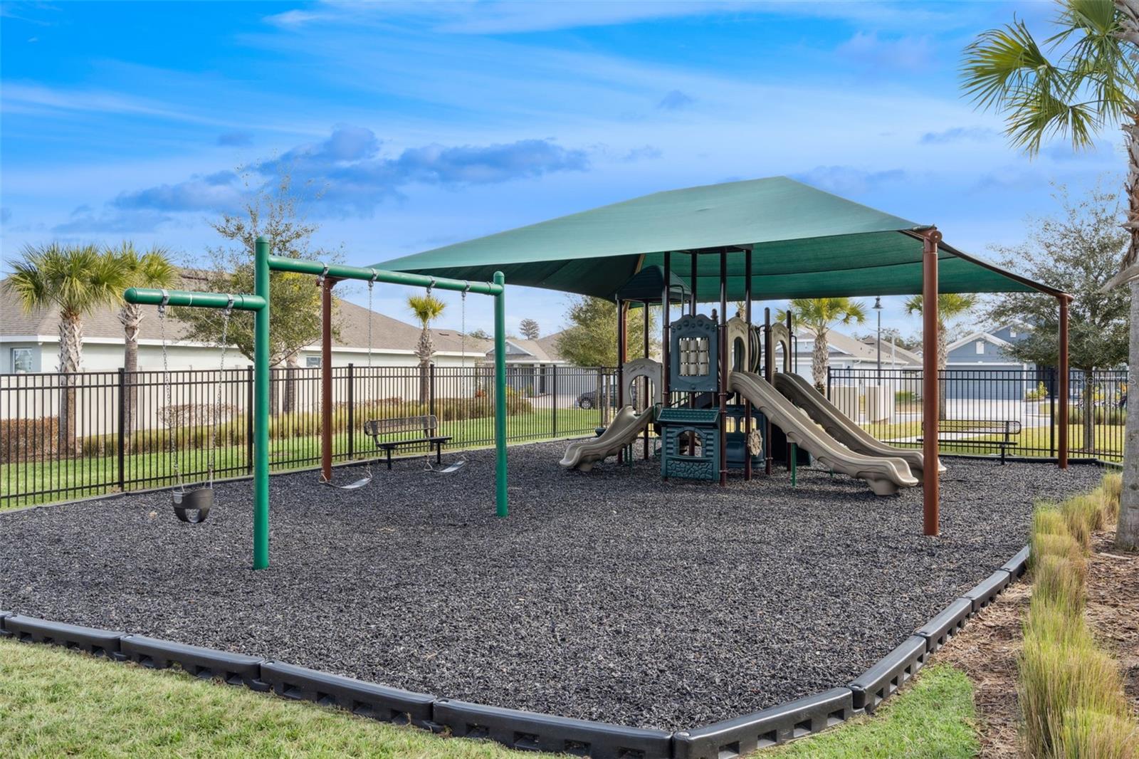 Image 31 of 39 For 2358 Friendly Confines Loop