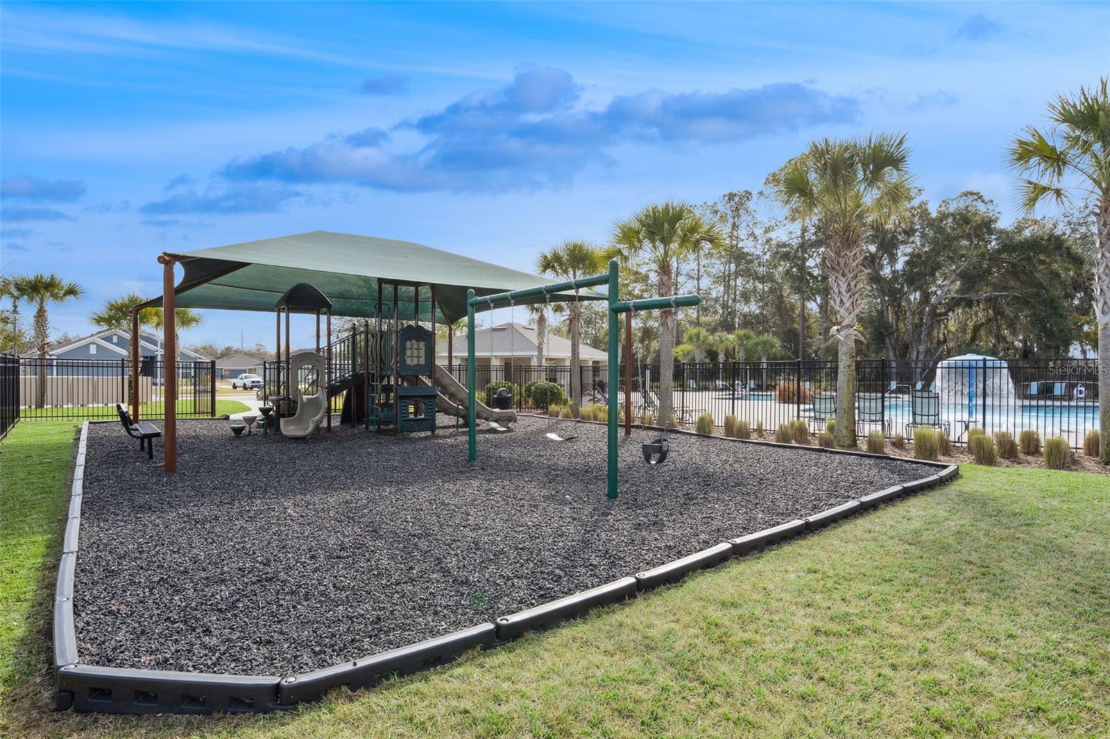 Image 33 of 39 For 2358 Friendly Confines Loop