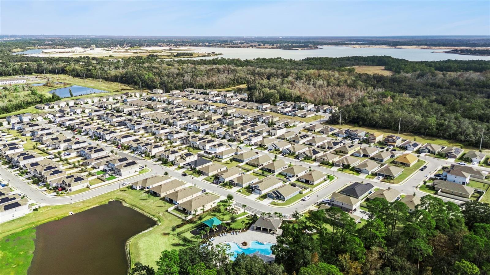 Image 36 of 39 For 2358 Friendly Confines Loop