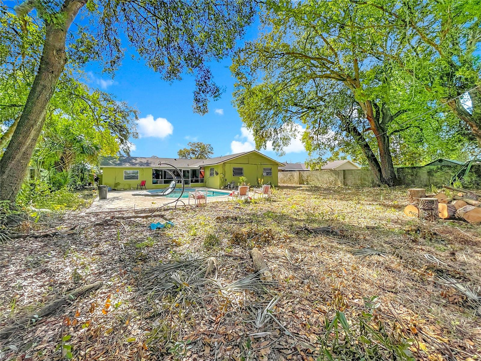 Image 16 of 54 For 305 Robin Hill Drive