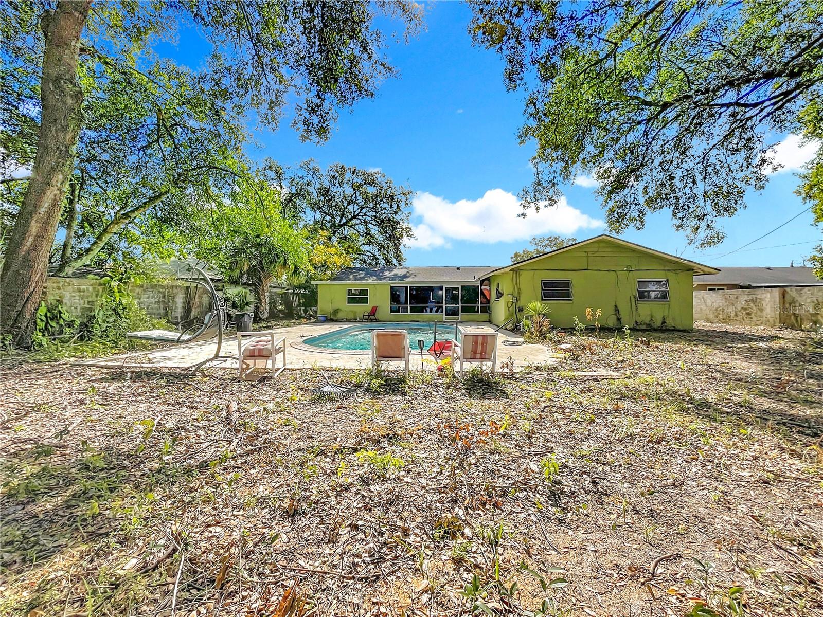 Image 17 of 54 For 305 Robin Hill Drive