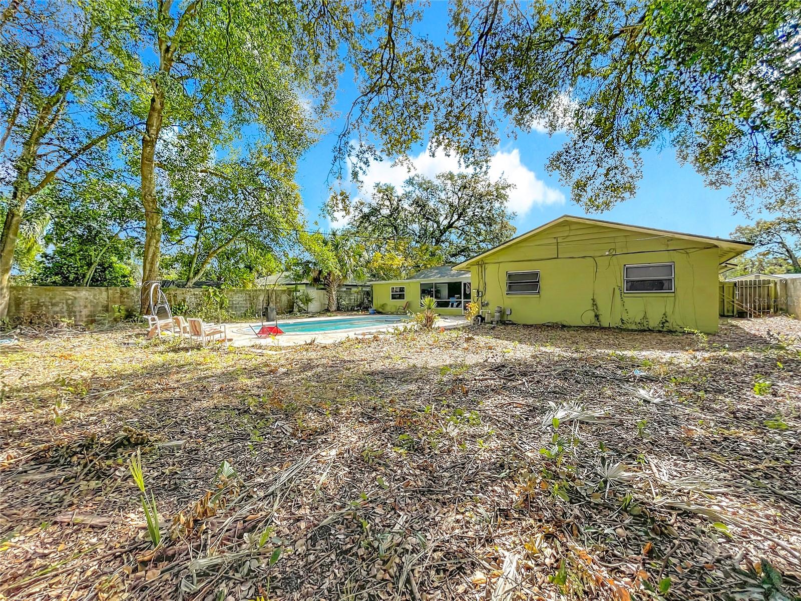 Image 18 of 54 For 305 Robin Hill Drive