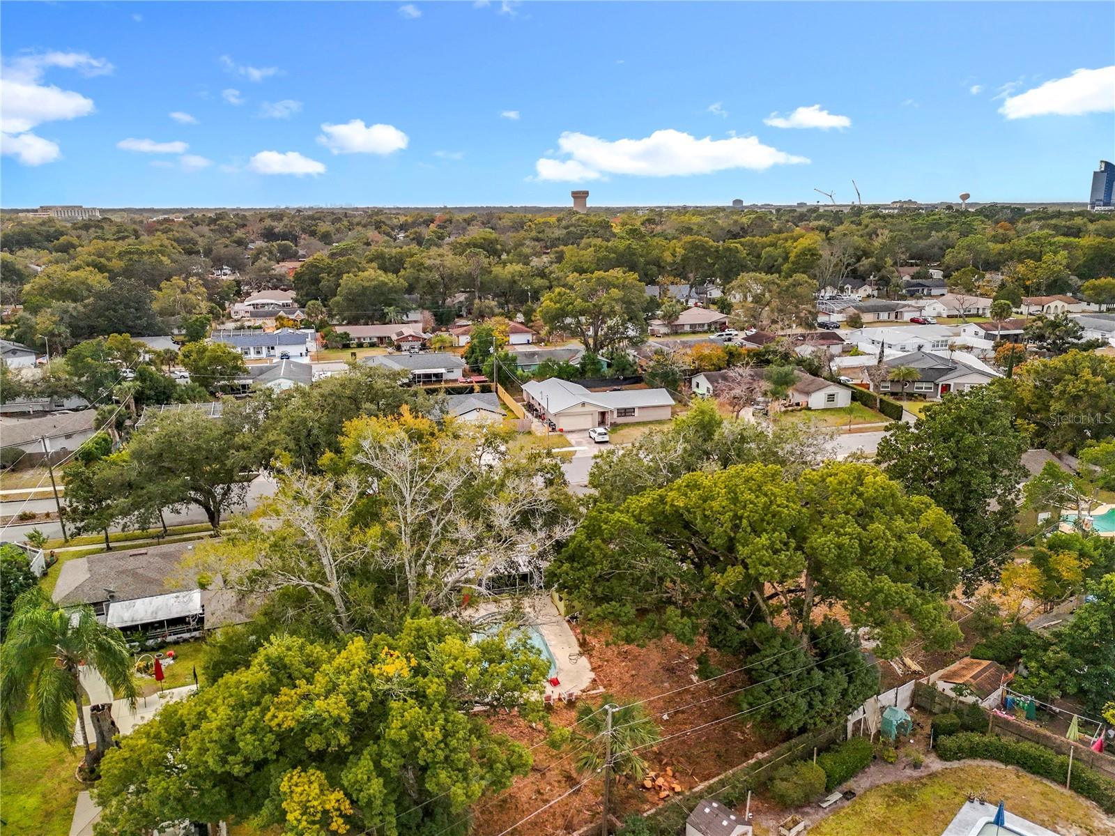 Image 20 of 54 For 305 Robin Hill Drive