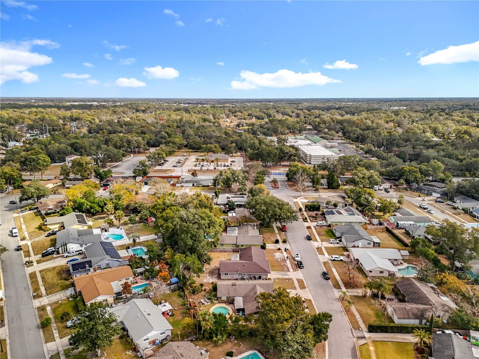 Image 23 of 54 For 305 Robin Hill Drive