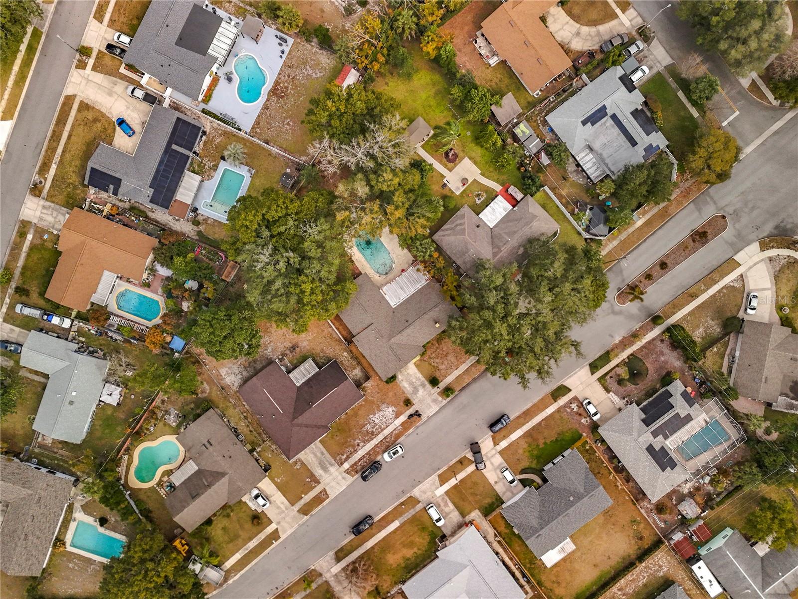 Image 29 of 54 For 305 Robin Hill Drive