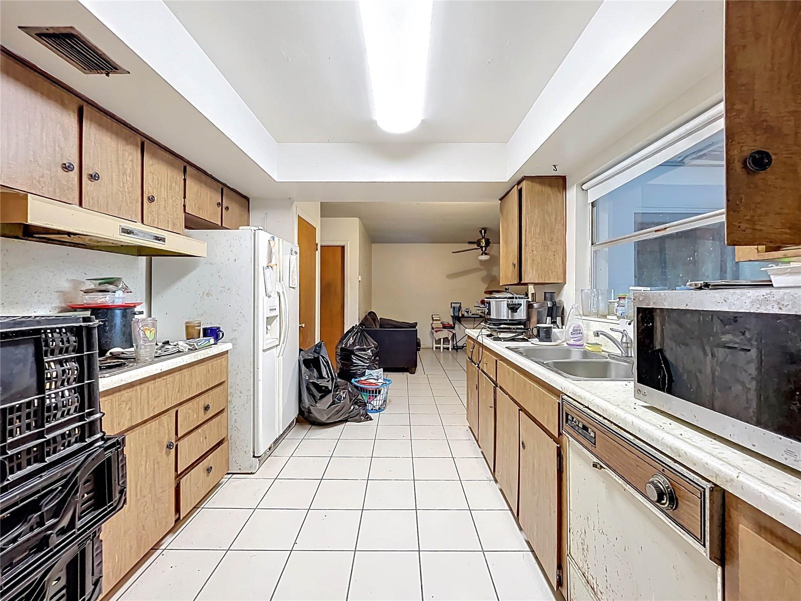 Image 38 of 54 For 305 Robin Hill Drive