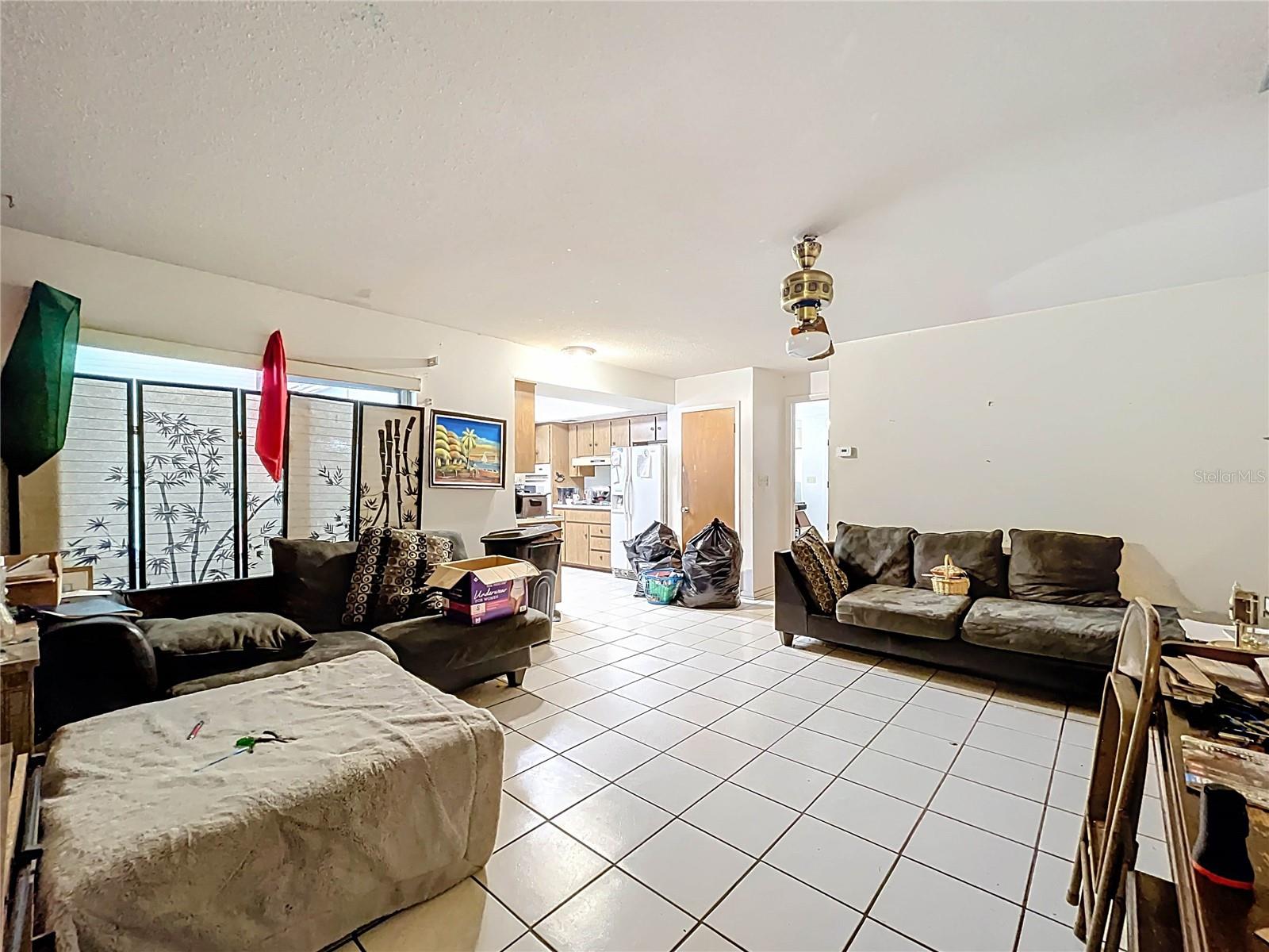 Image 39 of 54 For 305 Robin Hill Drive