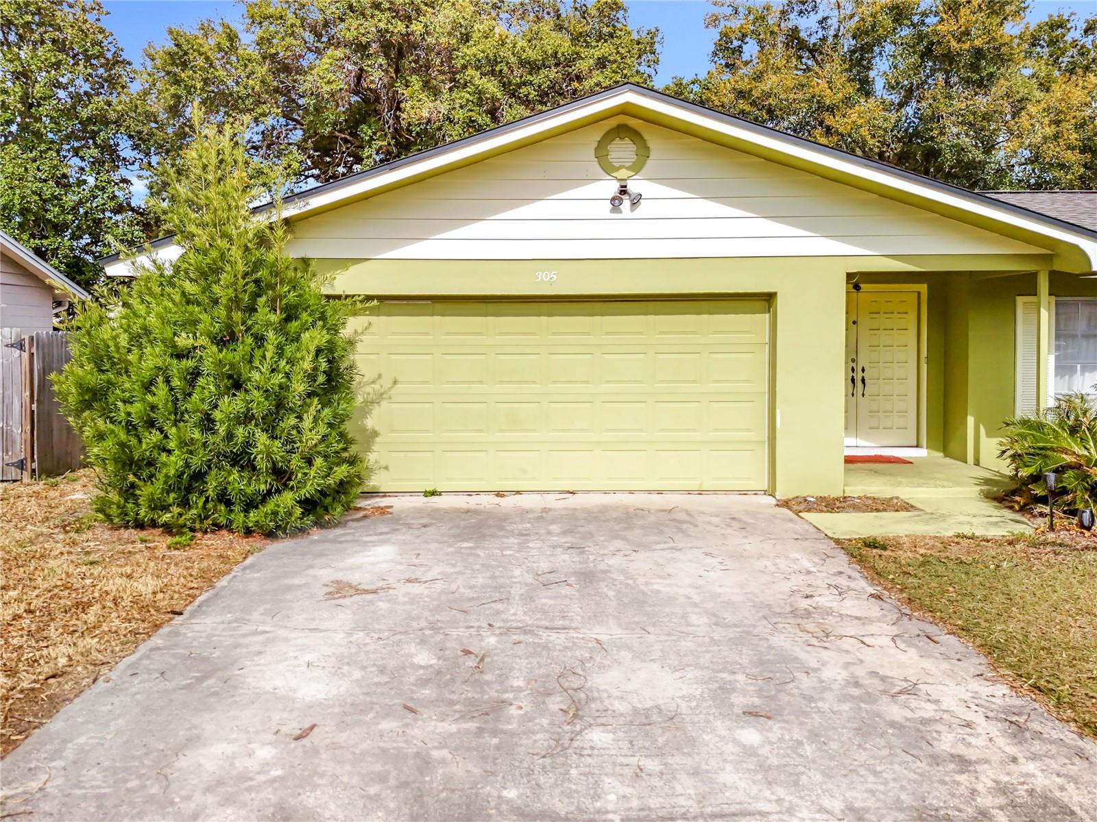 Image 4 of 54 For 305 Robin Hill Drive