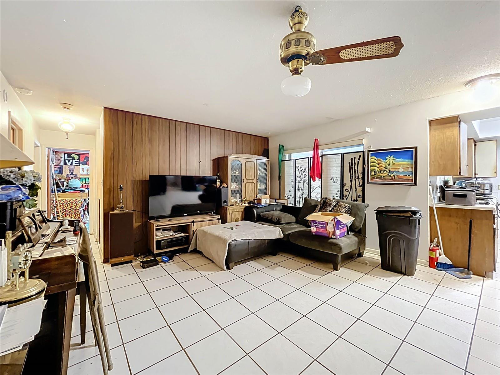 Image 40 of 54 For 305 Robin Hill Drive